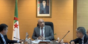 زيتوني يؤكد على تعزيز الرقابة وتنظيم الأنشطة التجارية لمواكبة التحولات في السوق الوطنية