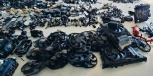 إحباط محاولة تهريب كميات معتبرة من قطع غيار السيارات المستعملة بميناء بجاية