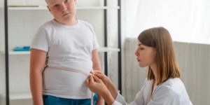 البدانة عند الأطفال.. هاجس تتقاسمه الأم مع أبنائها