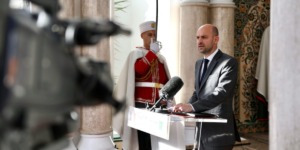 وزير الخارجية الفرنسي يؤكد: باريس تسعى إلى طي صفحة التوترات الحالية مع الجزائر