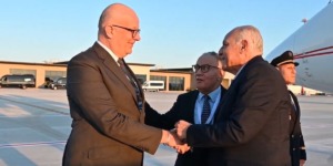 عطاف يحل بمدينة أنطاليا التركية