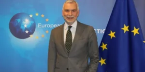 المدير العام لمنطقة الشرق الأوسط وشمال إفريقيا في المفوضية الأوروبية في زيارة للجزائر