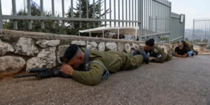 دوي صفارات الإنذار في القدس المحتلة ومناطق واسعة بعد إطلاق صاروخ من اليمن