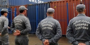 ضبط حاويات وسلع مشبوهة بميناء وهران