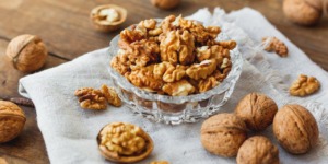 “الجوز”.. منجم معادن وخزان فيتامينات