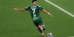 محرز “أعظم تقني” في التاريخ