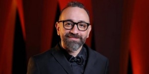 عمرو سلامة: أغلبية الفنانين يعانون من ضعف الأجور وظروف العمل القاسية