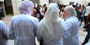 وزارة العمل تستكمل ضبط الصيغة النهائية لنص تخفيض سن التقاعد للأساتذة