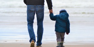 كيف تتصرفين في حال كان غياب الأب أمرا واقعا؟