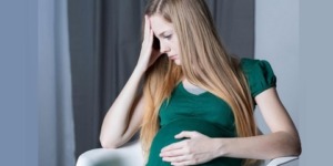 لماذا تُصبح الحامل عرضة للتقلبات المزاجية؟