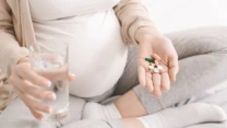 رغم فوائدها.. التحذير من الإفراط في تناول بعض الفيتامينات خلال الحمل