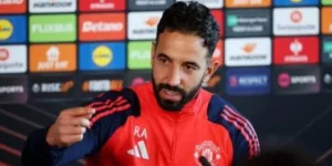 أموريم يدافع عن استراتيجيته