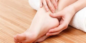 أفضل طريقة للحصول على قدمين ناعمتين كالحرير