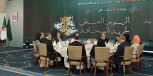 الوزير الأول يشرف على حفل على شرف الأسرة الإعلامية بمناسبة اليوم العالمي لحرية الصحافة