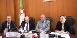 قويدري يعرض استراتيجية 2025 ويؤكد على تصنيع أدوية السرطان والأنسولين محليا