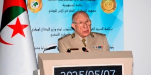 الجزائر كانت السباقة لاستشعار خطورة الإرهاب وتمكنت بفضل التفاف الشعب من اجتثاثه وإفشال مخططاته الخبيثة