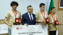 تكريم متوجين في مسابقة هواوي لتكنولوجيا المعلومات