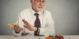 أطعمة تُسبب ارتجاع المريء وحرقة المعدة