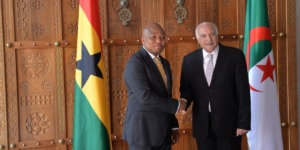 الجزائر وغانا تجددان الالتزام بالحلول الإفريقية وتعلنان دفعا قويا لشراكة استراتيجية شاملة