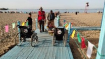 عين تموشنت.. تعزيز الشواطئ بتجهيزات لذوي الإحتياجات الخاصة