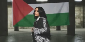 كيلاني آشلي تدفع ثمن مواقفها الرافضة لإسرائيل