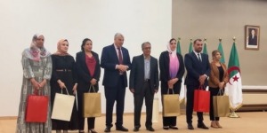 تكريم كوكبة من الصحفيين بوهران