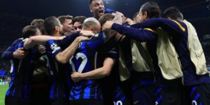 إنزاغي يصف فريقه بـ “الخارق” وفليك يفتح النار على التحكيم