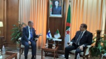 عرقاب يبحث مع السفير الفنلندي بالجزائر تعزيز التعاون في الطاقات الجديدة والمناجم