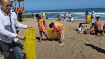إطلاق حملة وطنية لتنظيف الشواطئ من الطحالب البحرية عبر 14 ولاية ساحلية
