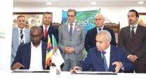 شرفة يشرف على إمضاء مذكرة تفاهم بين مجمع “أغرولوغ” والشركة الأوغندية “أبارسي”