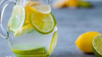فوائد تجعلك تشرب الماء بالليمون يوميا