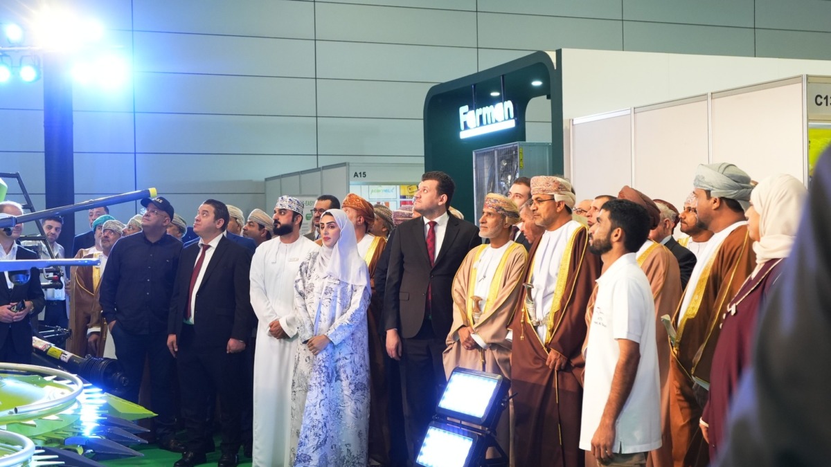 وليد يؤكد بمسقط أن الحدث فرصة لتعزيز التعاون وعقد شراكات ثنائية 