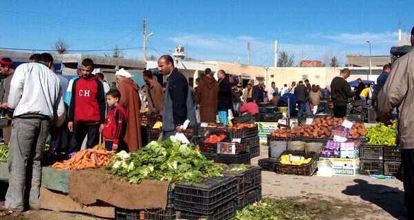قسنطينة.. الأسواق الفوضوية بؤرة لتفشي فيروس “كورونا”