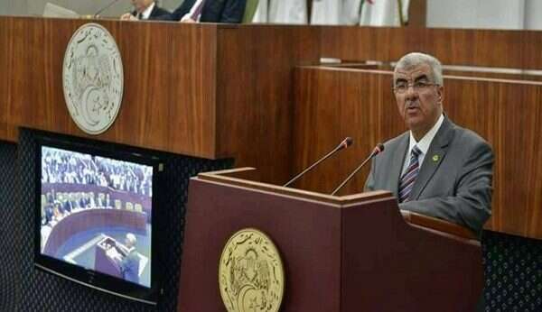  للرتب الإدارية والأسلاك المشتركة.. بن خلاف يدعو لتمديد العمل بالقوائم الإحتياطية