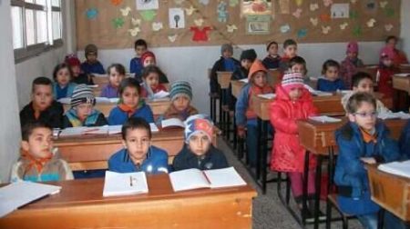 قالوا إن النقائص أثرت على تحصيلهم العلمي… أولياء تلاميذ دالي ابراهيم يحتجون على ظروف تمدرس أبنائهم