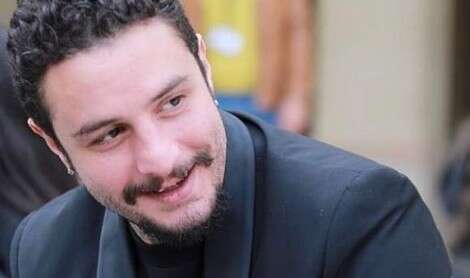 أحمد الفيشاوي: “لم أتخذ قرارا بشأن وصية والدي”
