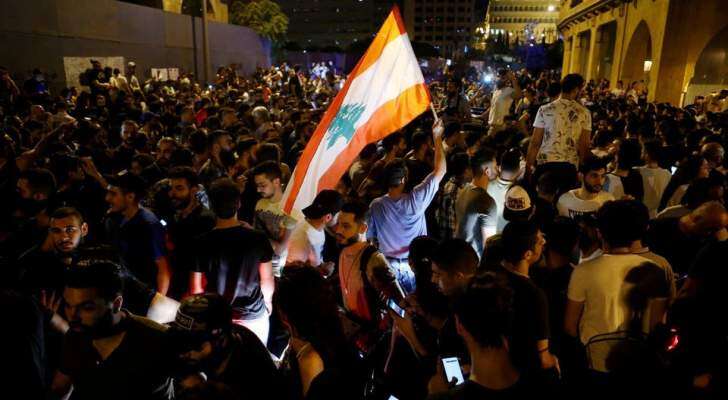 نجوم لبنانيون يعلقون على ما يحصل بالشارع: “إنها الثورة”