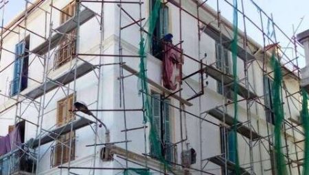 الترميم يحول عمارات “مالاكوف” ببولوغين إلى ورشة مفتوحة لأزيد من سنتين