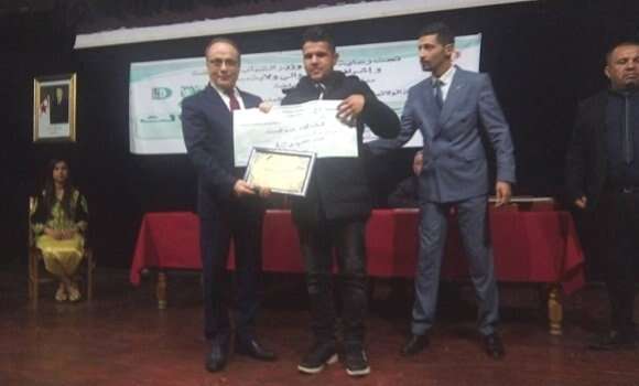 المهرجان الوطني الثالث لشعر الشباب بمستغانم… تتويج محمود بن زازة بجائزة الشعر العربي الفصيح