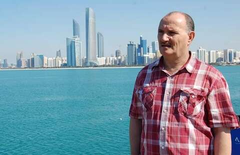 وفاة الشاعر عياش يحياوي بأبوظبي