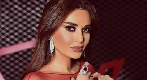 بعد نشرها صورة المسيح المصلوب.. سيرين عبد النور تتعرض لهجومٍ