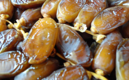 طائرة شحن محملة بأطنان من التمور توجه الى نواكشوط