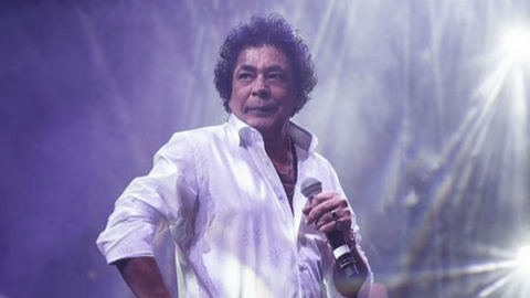 محمد منير “أصفق لنادية الجندي ونبيلة عبيد”