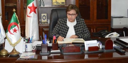 بعد سؤوال شفهي رفعه السناتور بن زعيم لوزيرة التضامن: تحديد استراتيجية إدماج العاملين بالشبكة الاجتماعية يوم4جوان