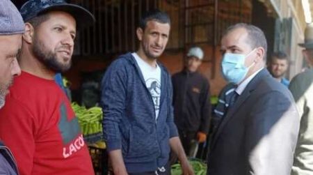 لمعاينة الأسعار وإجراءات الوقاية من كوفيد 19… رزيق ضيف “غير متوقع” في الأسواق