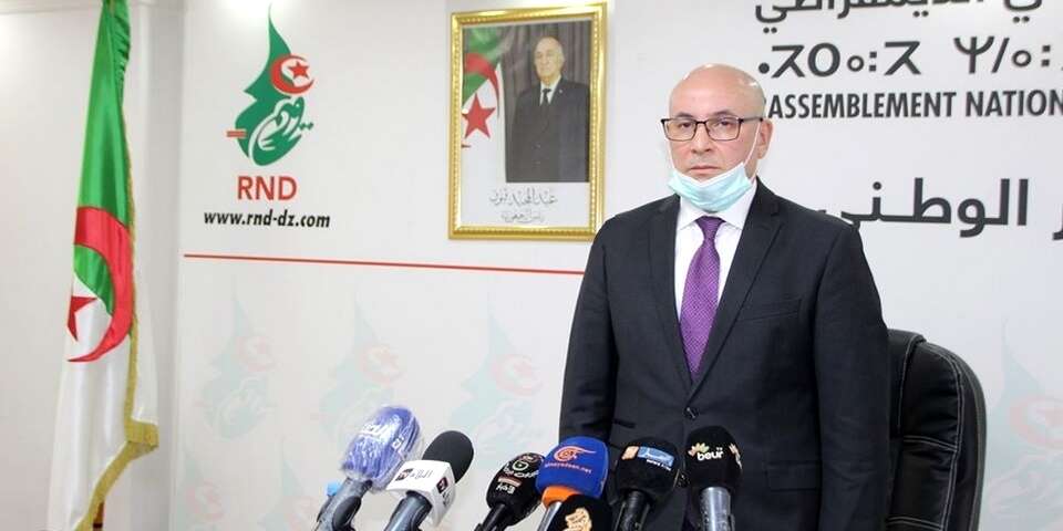 قال ان الحزب سجل عدة تحفظات في مسودة الدستور ،زيتوني يؤكد: قرارات تبون تاريخية ومن واجب الجيش الرد على كل محاولة المساس بأمن ووحدة البلد 