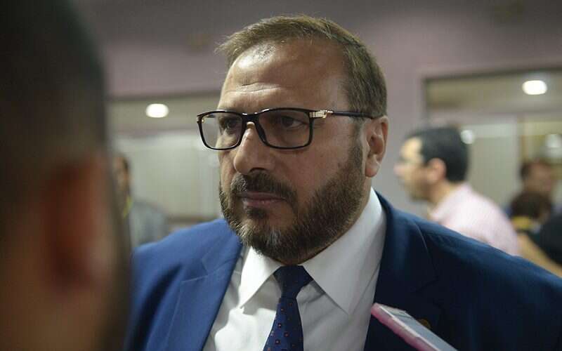  عريبي يدعو لعدم المساس برواتب عمال الحفارات بالجنوب
