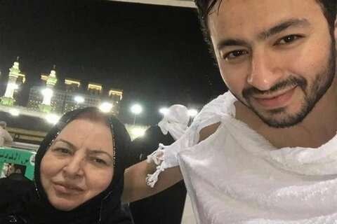 حمادة هلال: أمي مريضة بالسرطان ولا تعاني من فيروس كورونا