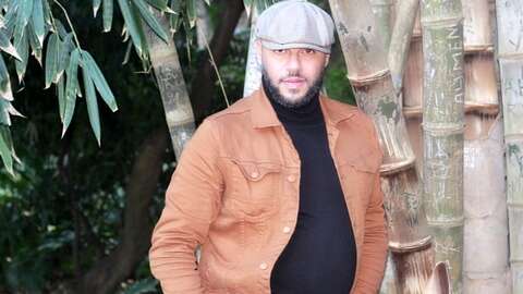 المنشد حسان دحمان لـ “الموعد اليومي”:  الفنان في الجزائر يلاحقه التهميش رغم أنه يشرّف بلده فنيا