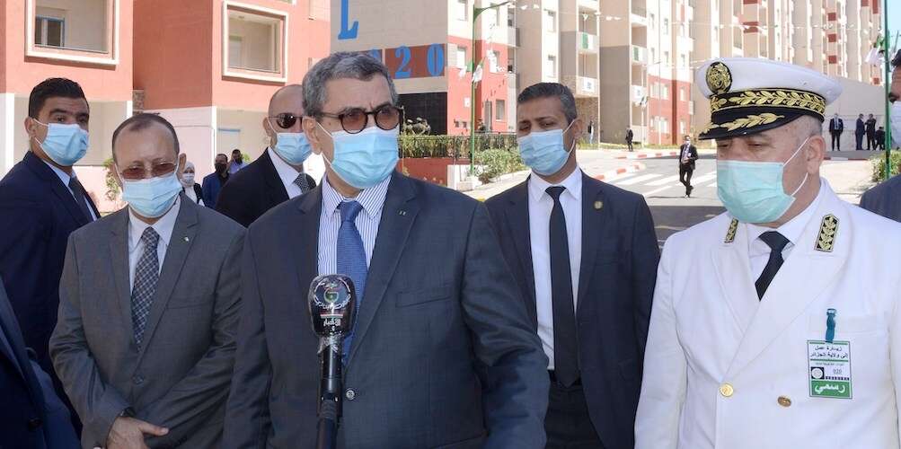 أشرف بالعاصمة على إطلاق مشاريع وتوزيع وحدات سكنية. جراد: سنواصل المشوار حتى ينعم المواطن بحياة آمنة… جراد يدعو إلى مراعاة شروط العيش الكريم في إنجاز السكنات
